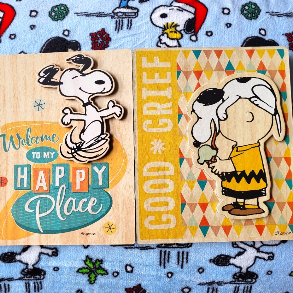 2) NWT Charlie/Snoopy Wood Wall Plaques by C Schulz. Great for the Peanuts lover
